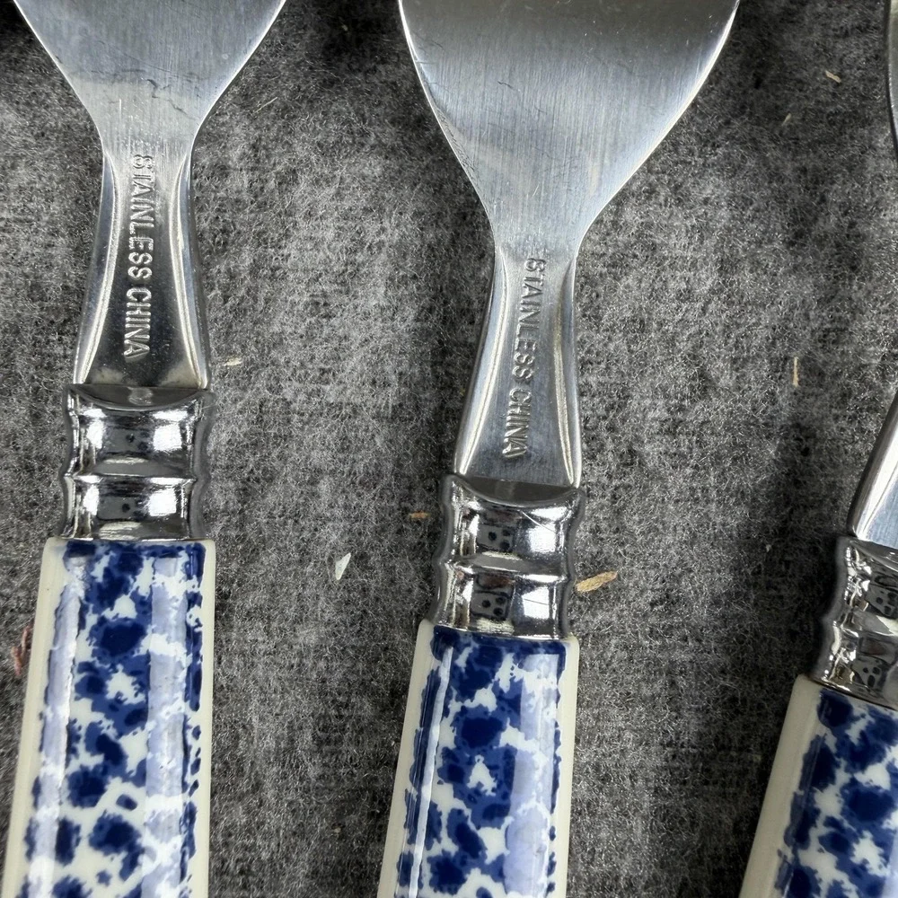 Christmas Snow Flatware Set 40 Piece Service For 8 Ceramic Stainless Handles